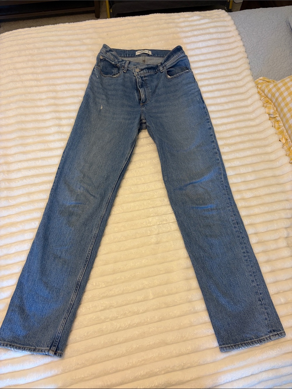 Abercrombie 90s Straight Ultra High Rise